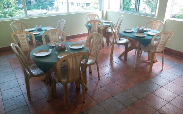 Bhammar's Inn - A Pure Vegetarian Hotel