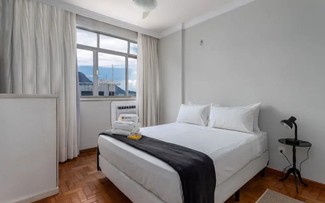 5 Minutes From Leblon Beach and View of Christ Ap1302