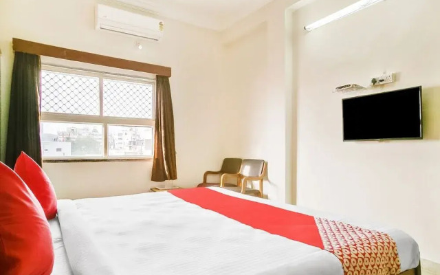 OYO 47645 Hotel Sai Vinayak Boarding And Lodging