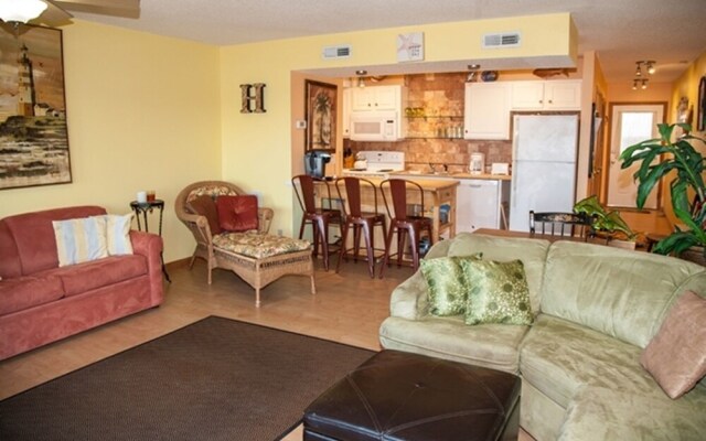 Sw 4 Seas-the-day 1 Bedroom Condo by RedAwning