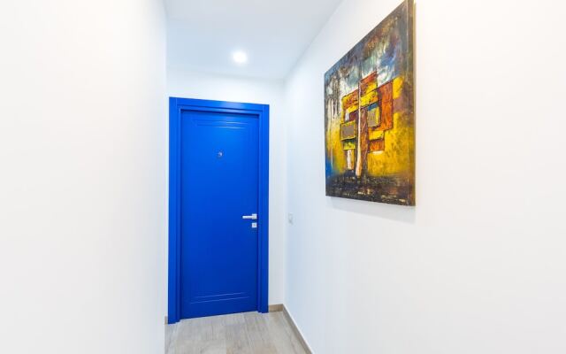 Maria's Bright Flats at the Cathedral