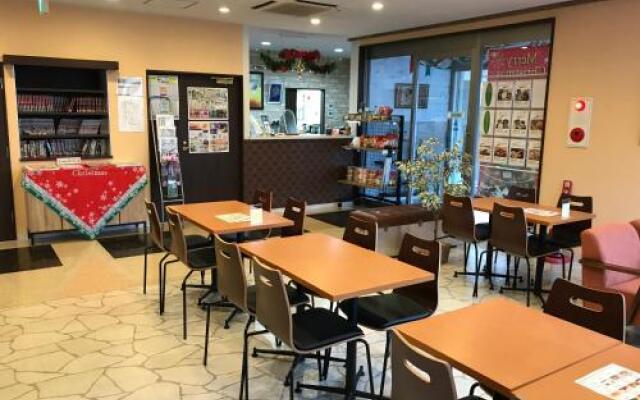 Conbini Ayersrock Hotel