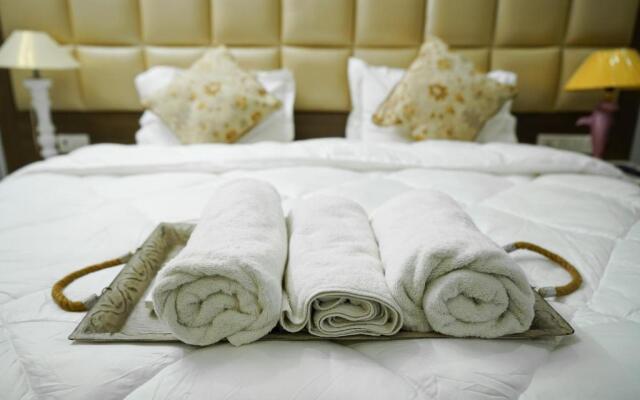 Lime Tree 2 Bhk serviced Apartment Near Fortis Gurgaon