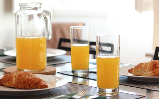 JOIVY Elegant 2BR Apt nearby tram 28E stop - Portas Sol