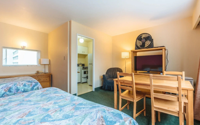 English Bay Hotel
