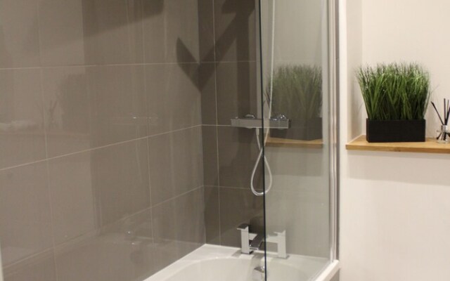 Luxury 1 Bed Apartment In The Heart Of Rochester