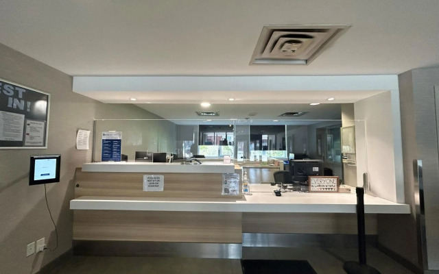 Residence & Conference Centre - Brampton