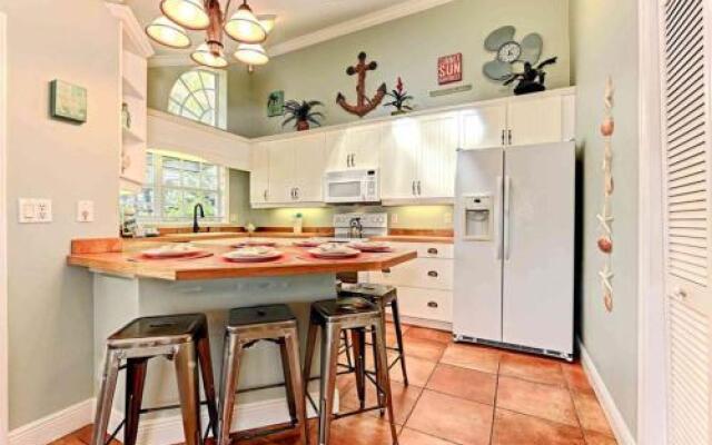 Palm Isle 3201 by RedAwning