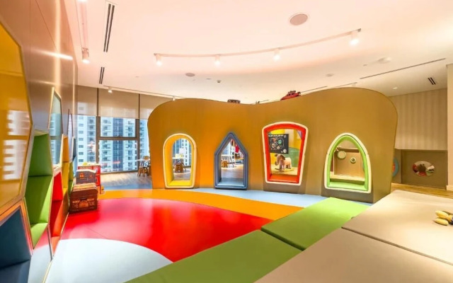 Rooftop pool-2BR Apartment Near Downtown