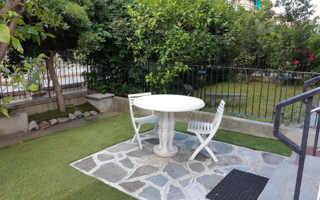 Appartamento al mare con giardino