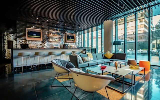 Ola Santiago Providencia, Tapestry Collection by Hilton