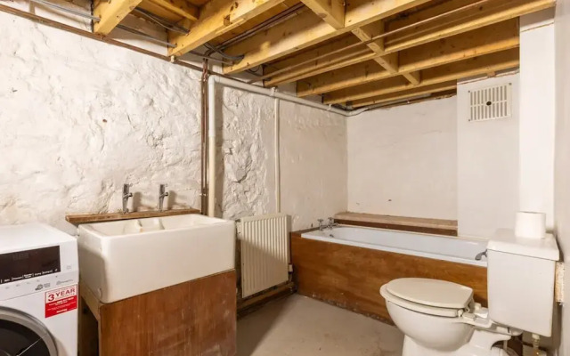 Bright & Quirky 3BD Home - Wellington Terrace!