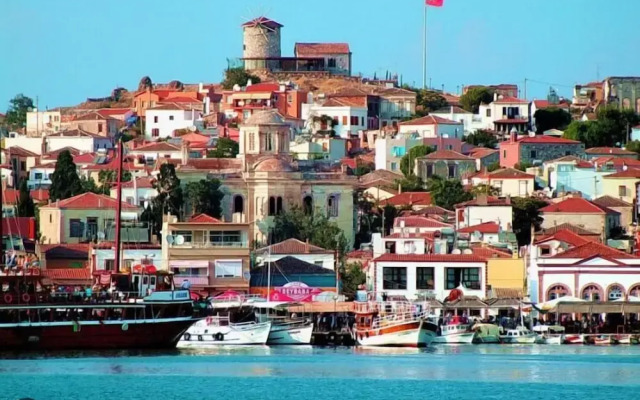 Cunda Palace