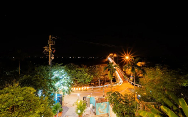 B'Lan Riverside Villa