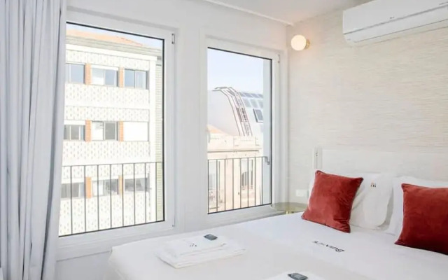 Liiiving in Porto-modern Glam Rooftop Apartment