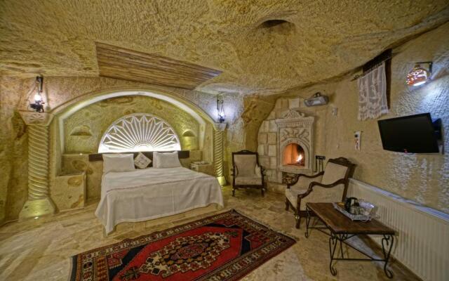 Jerveni Cave Hotel