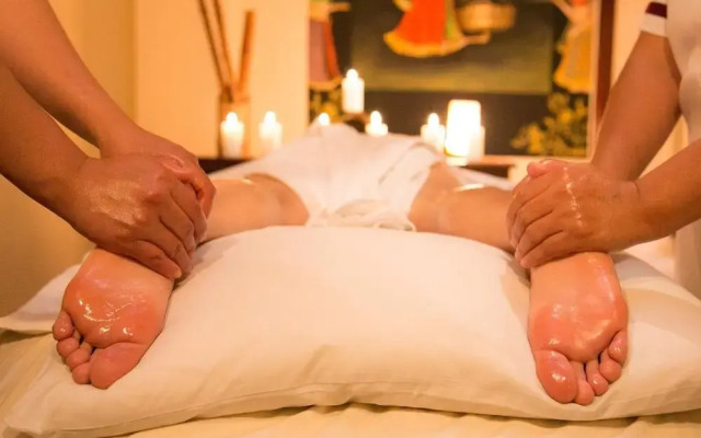 Truecost Rooftop Pool