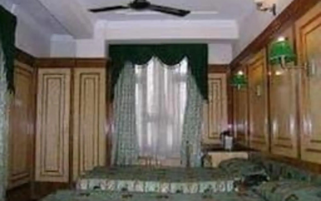 Hotel Golden Heights