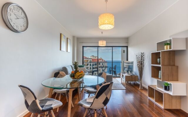 Centromar Bella Vista by Atlantic Holiday