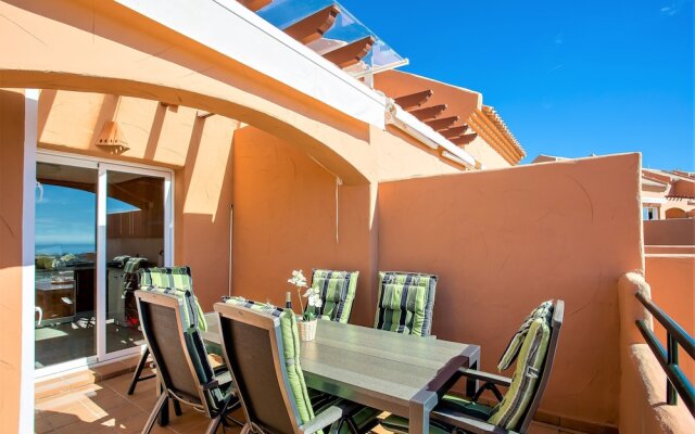 Spectacular views 2 Bed Duplex Penthouse JD31