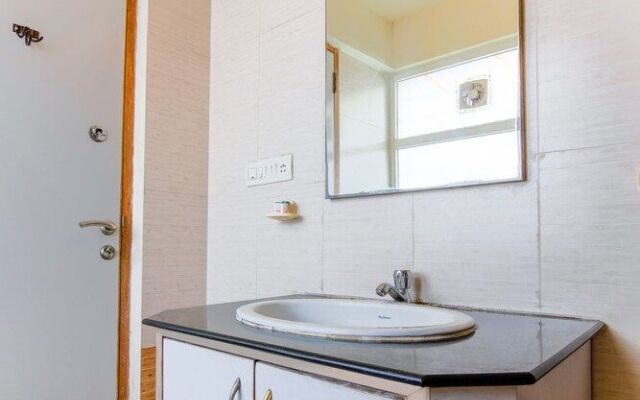 OYO Flagship 8252 Aayush Corporate Stays