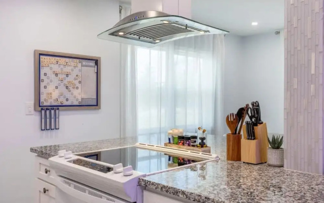 Fun Family-friendly Largo Home Heated Pool