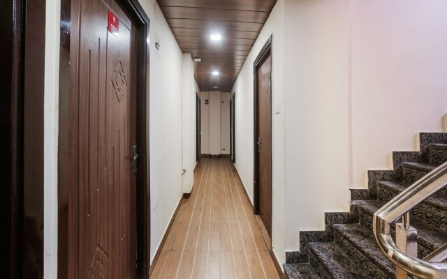 OYO Flagship 111 Canal Road