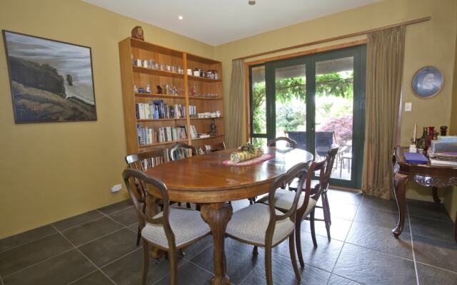 Highgate Bed and Breakfast & Garden