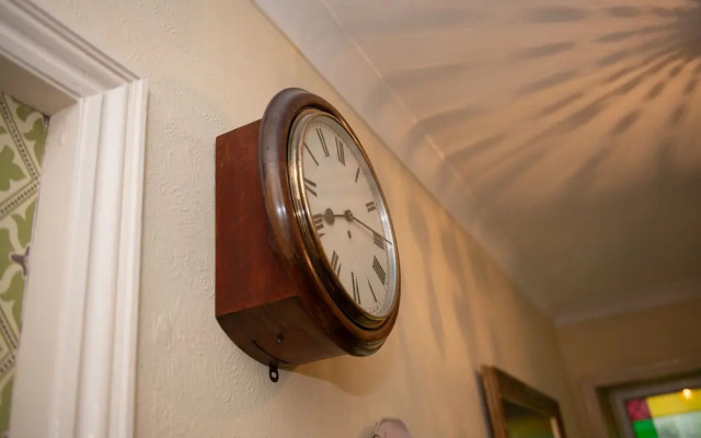 Milton House Studio Apartment Suites