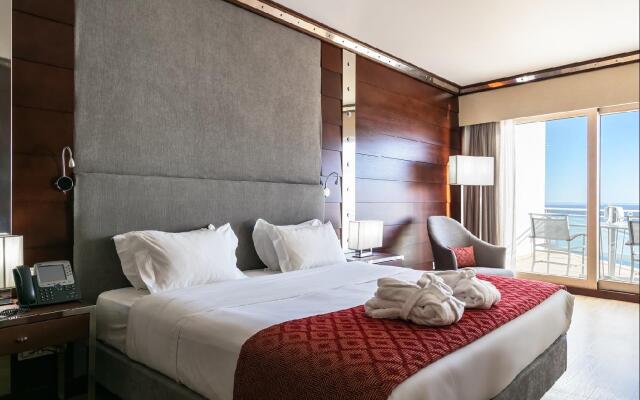 Sesimbra Oceanfront Hotel