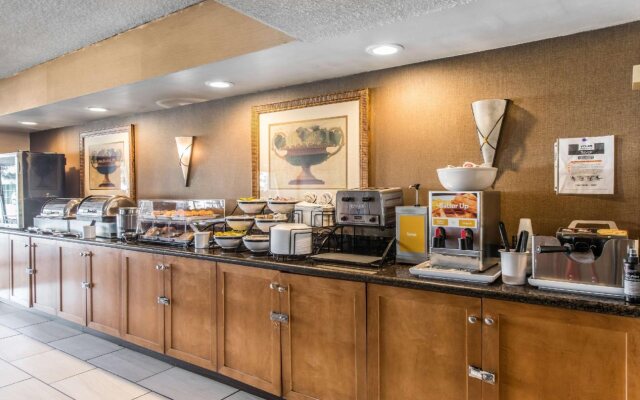 Comfort Inn & Suites Denver Northfield