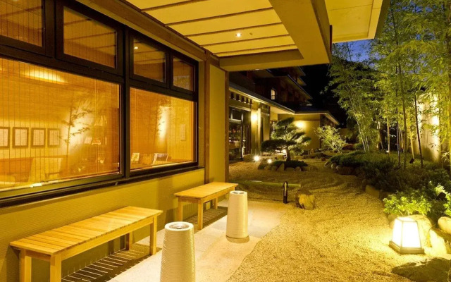 Kyoto Arashiyama Onsen Kadensho