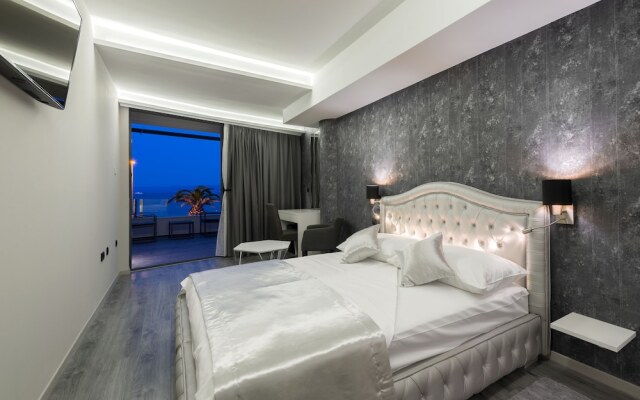 Sea View Luxury Rooms Seven of Nine