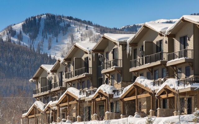 3780 Blackstone Drive Townhouse by RedAwning