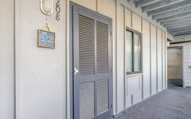 Sea Oaks 208