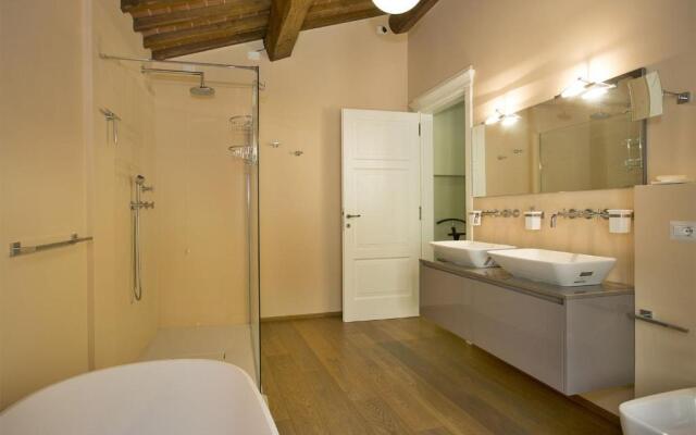 Santo Stefano 10