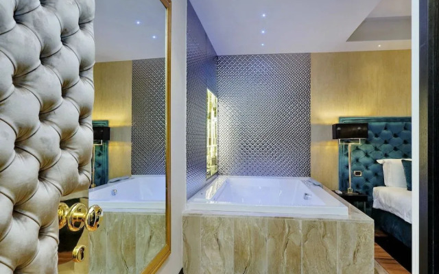 Trevi Diamond Luxury Suites & Jacuzzi