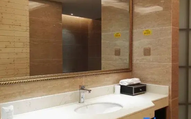 Ziyun Dongzimen Hotel