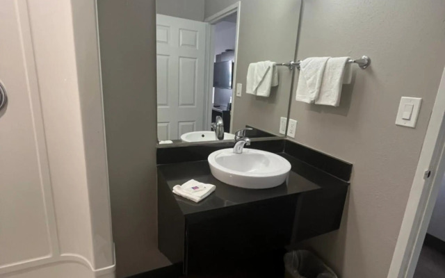 Motel 6 Wichita, KS