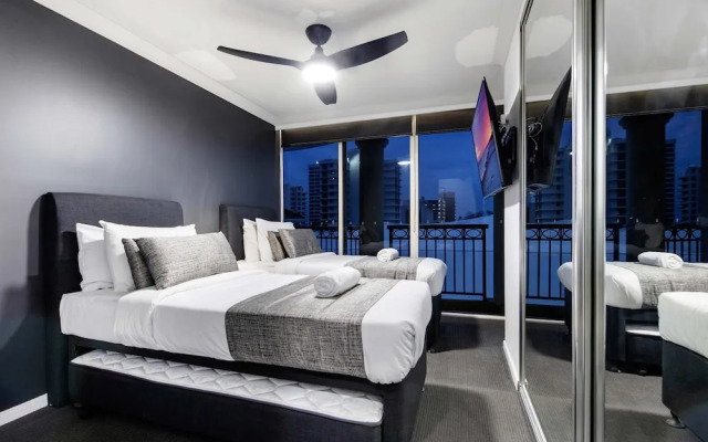 Chevron Renaissance - Wow Stay