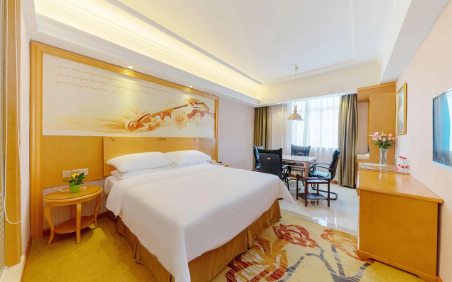 Vienna Hotel (Dongguan Dalang Bus Station)