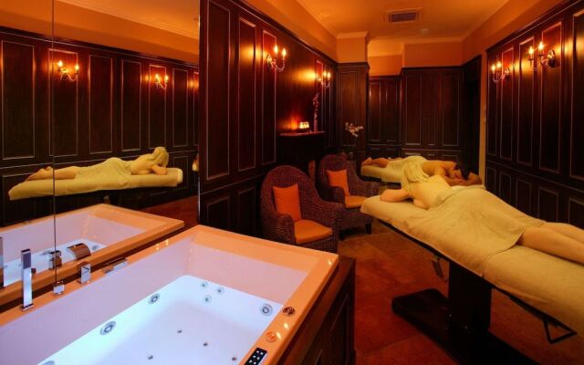 Arena Regia Hotel & Spa