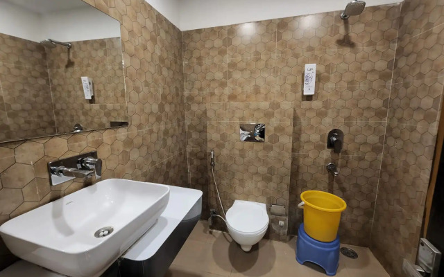 Goroomgo Mandakini Royale Kanpur