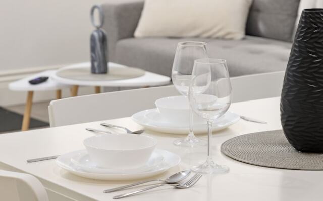 Cozy 2BR BSMT Suite Near Grouse Mt. and Edgemont.