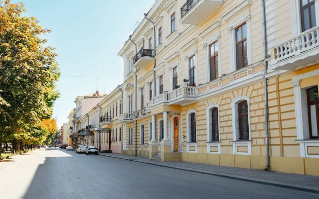 Апартаменты Royal, Приморский бул., 1