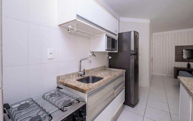 Apto com piscina a 2min da praia CAC106