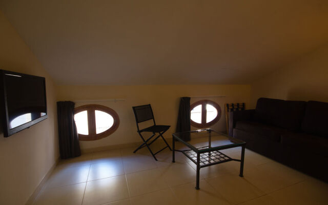 Suites Boutique Jardines del Montornés