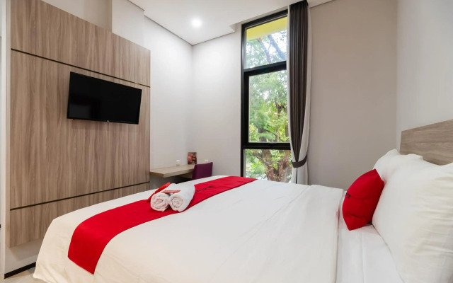 RedDoorz Plus near Senayan City