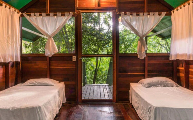 Chaltunha Hostel Flores Island