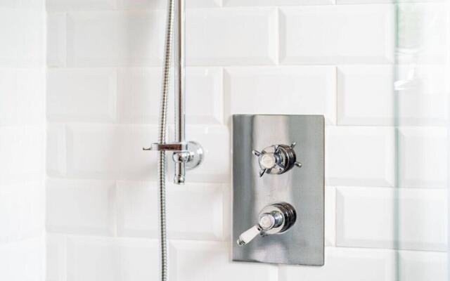 The Gate Lodge - Modern and Period Combined